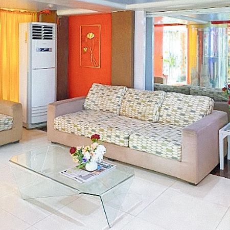 Villa Rosita Hotel Naga City By Reddoorz Zewnętrze zdjęcie