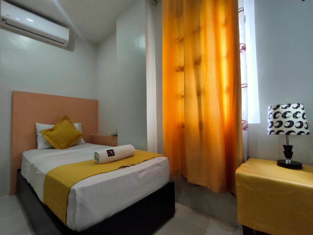 Villa Rosita Hotel Naga City By Reddoorz Zewnętrze zdjęcie