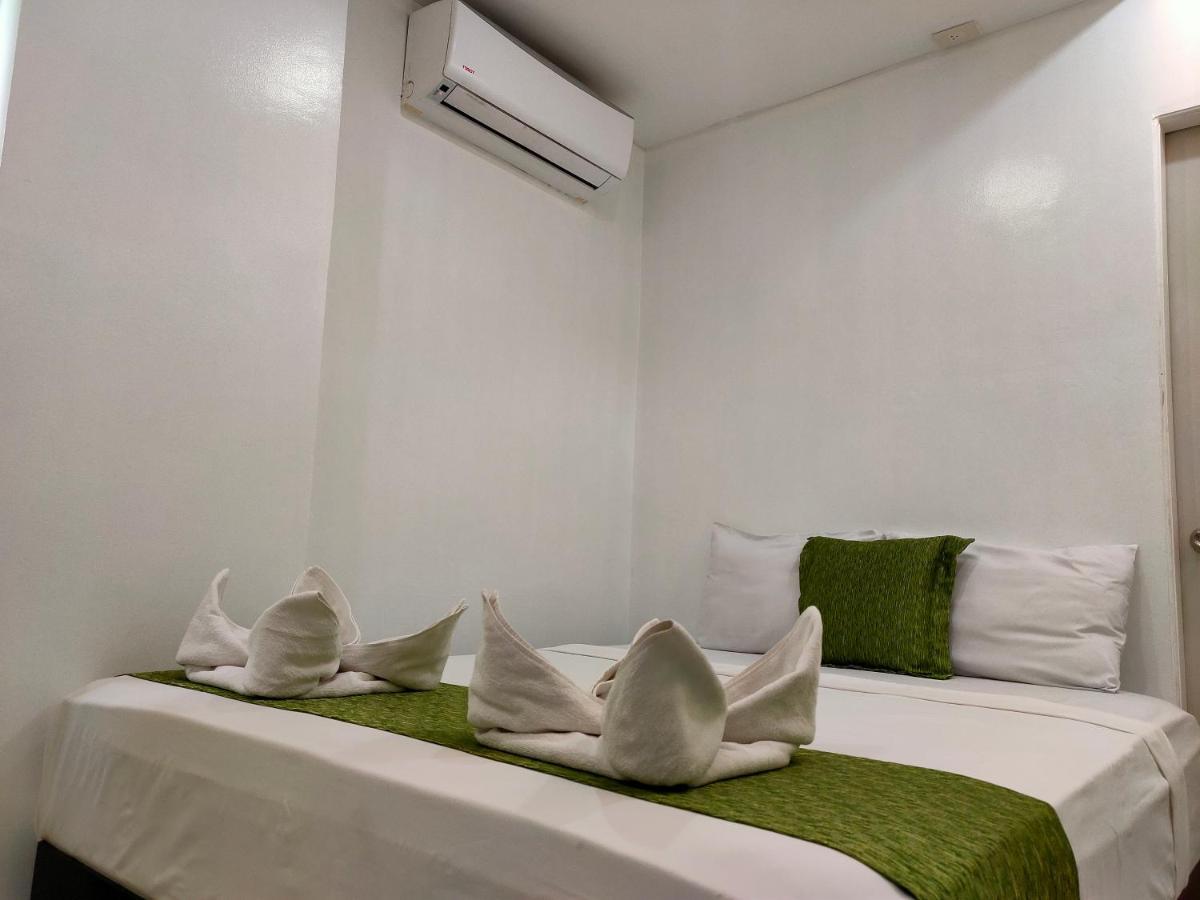Villa Rosita Hotel Naga City By Reddoorz Zewnętrze zdjęcie