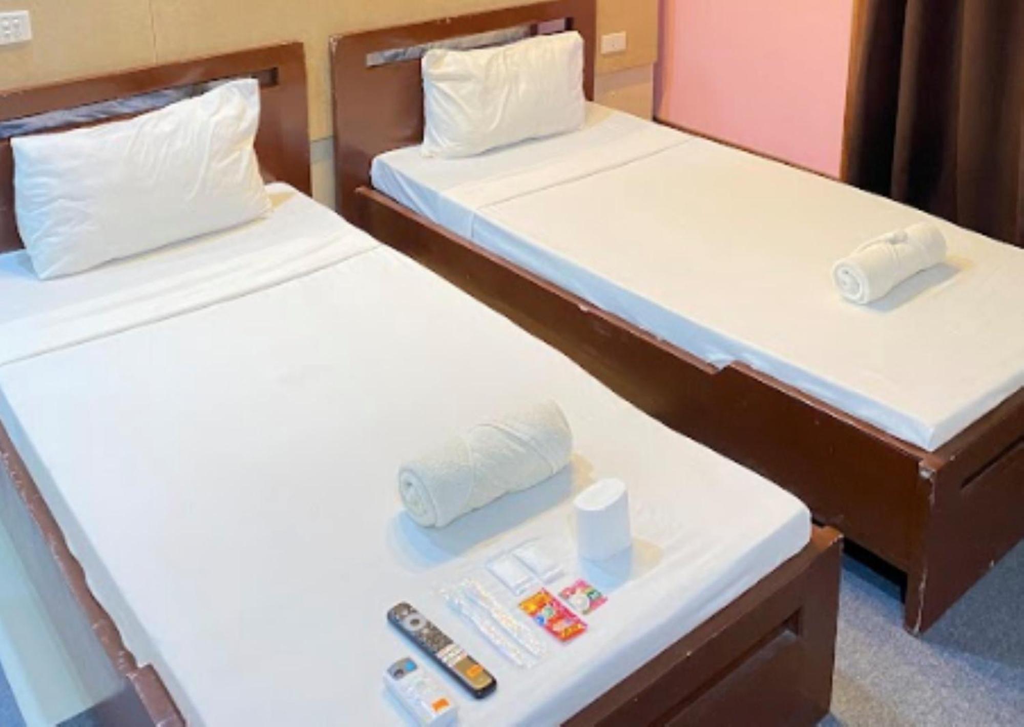 Villa Rosita Hotel Naga City By Reddoorz Zewnętrze zdjęcie
